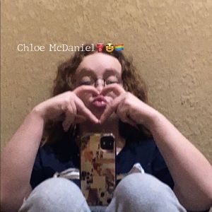 Meet your Posher, Chloe